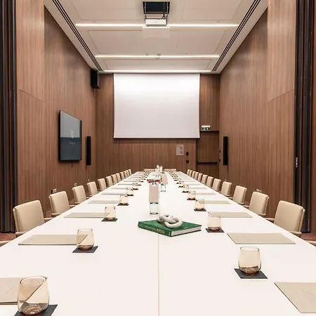 מלון Sumratin 5*